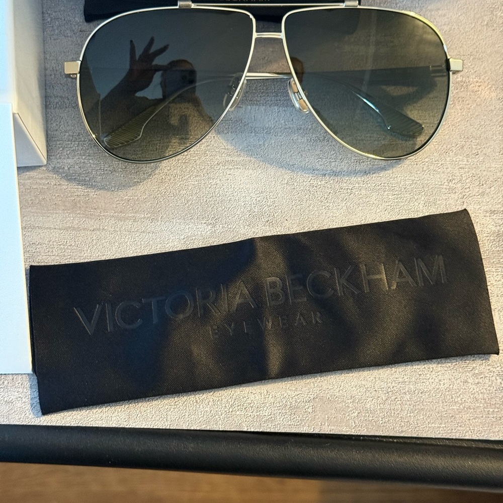Victoria Beckham Gold Aviator Sunglasses, Box, case and wipe - Picture 7 of 8